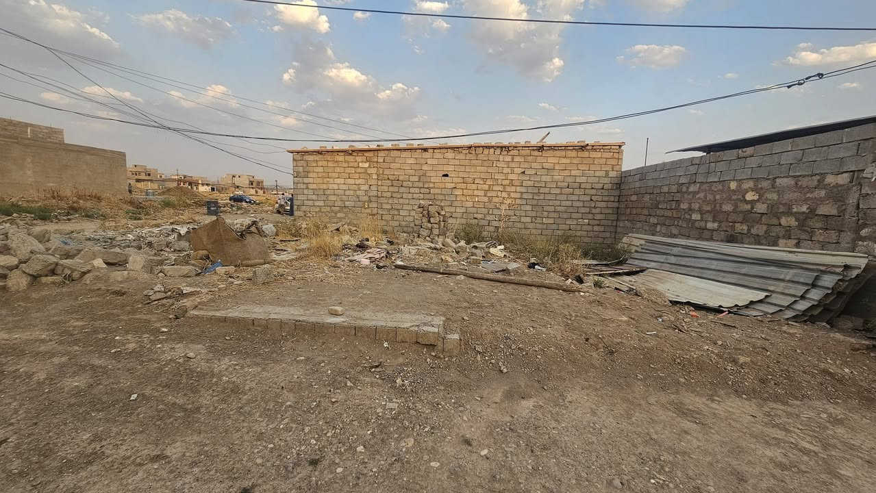 ارض للبيع بحي النهضى المسحه 100ركن شري***********,, ***********
