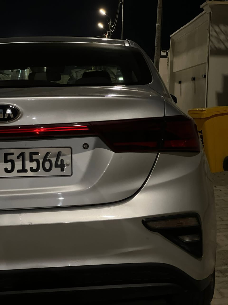 كيه سيراتو موديل 19 خليجيه كفاله بس كم شخط خفيف فقط ماشيه 103 للبيع مكان نجف السعر 142 وبيه مجال بسيط رقم الهاتف ***********
