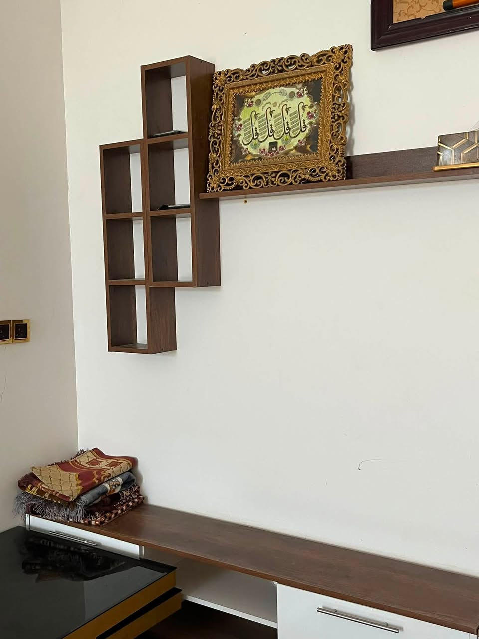 السلام عليكم اثاث مستعمل للبيع
ميز طعام ويا 6 كراسي
تخم قنفات
معرض خشب ثقيل باب اول
طبلات طبله كبيره مع 4 صغار نفس الشكل
ميوزه مال بلازما ثنين نفس الشكل
مكان بغداد سبع البور
***********
