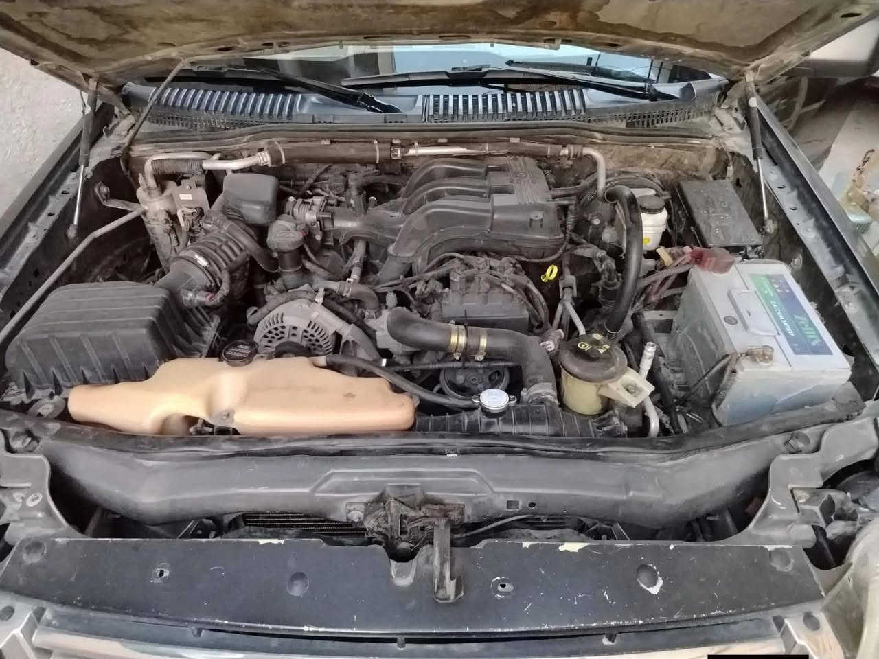 فورد اكسبلور 7راكب 2007 باب سايق  مبدل بنيد صبغ جاهزه من كلشي تبريد ثلج السياره بأسمي السعر 80  وبيها مجال  عنواني بصره رقم ***********
