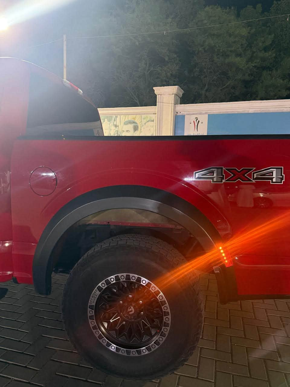 سلام عليكم لبيع فورد إف-150 (Ford F-150) لون أحمر مميز  مواصفات خليجية
رقم الهاتف/ خالد ***********

 الموديل /2017 

بدي قصير باب طويل مرغوب

 الفئة: فورد F-150 (4x4) دفع رباعي.  

 اللون: أحمر خارجي / داخلية جلد بيج بحالة ممتازة.  

 المسافة المقطوعة: 120,000 كم.

 المواصفات والإضافات:

 نظام دفع رباعي (4X4).  

 شاشة معلومات وكاميرا مع نظام Ford SYNC.  

 رقم أربيل 22k11674

 دواسات جانبية وشبك أمامي بإنارة.  

سيارة استخدام شخصي سعرها 200$
