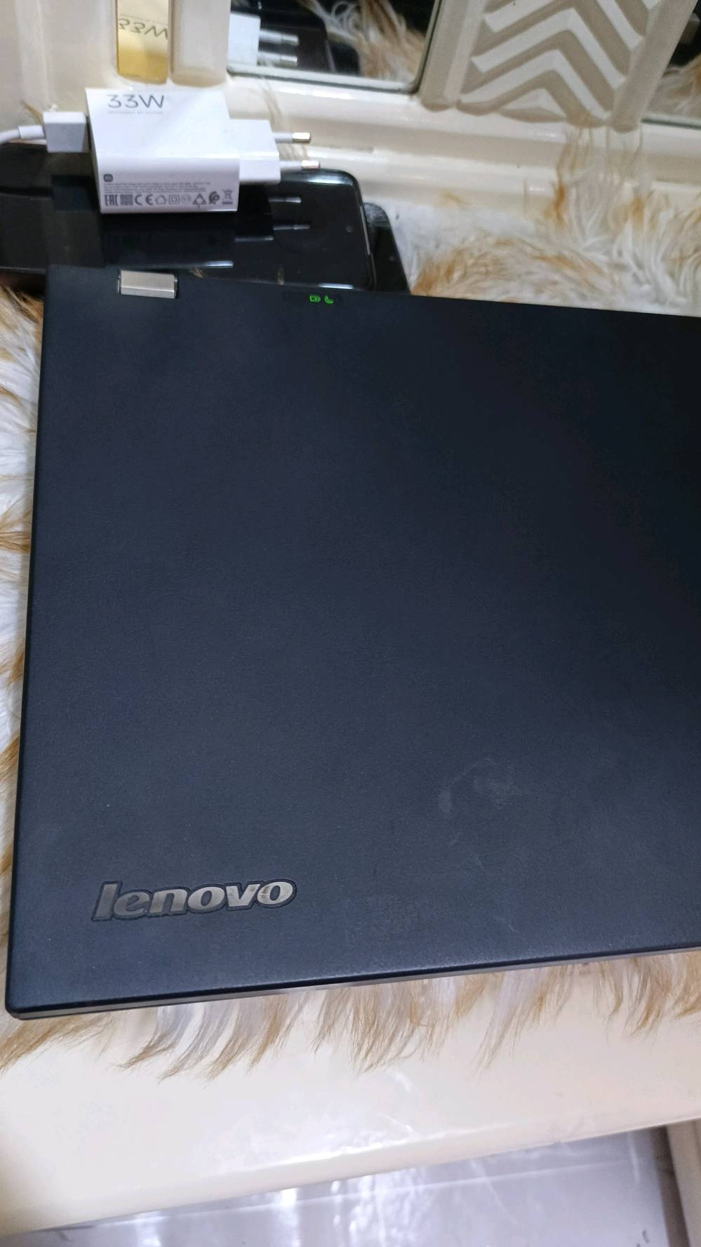 لابتوب لينوفا 
مواصفات 
320 hdd الذاكره
كرت شاشه داخلي 4 كيكا والخارجي نيفيديا 2كيكا
معالج كور اي 7
نضام ويندوز 10
الرام 8 كيكا
المكان بغداد يوجد توصيل فقط بغداد