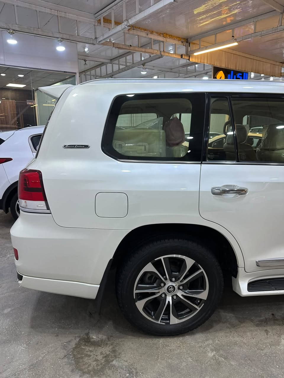 السلام عليكم
لاندكروز GXR V8 
موديل 2020
8 سلندر 4600 فطيم اصل 
ماشيه 82 كم 
رقم بغداد 
سونار ناشره 
السعر مناسب 465 $ وبيه مجال الشراي بسيط 
للاستفسار ***********
مكاني بغداد
