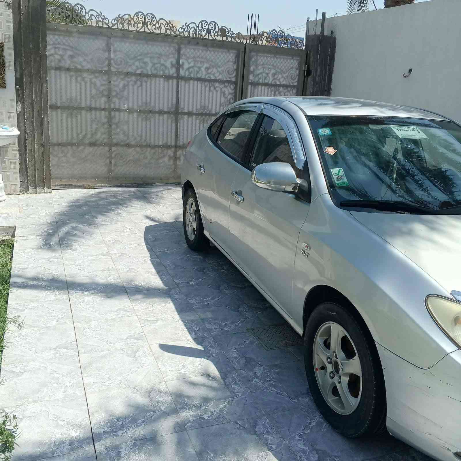 يالله للبيع هونداي أفانتي موديل 2009 ضرر طخه بالباب خفيفه بدون دواخل كير محرك صدر تبريد كله جديد محرك 1600 دكشن عالي تخم تاير خمسه ويل كب سياره مال بيت بعدهة جديده سياره بسمي تحويل مباشر مكان سياره رمادي جويبه ***********
