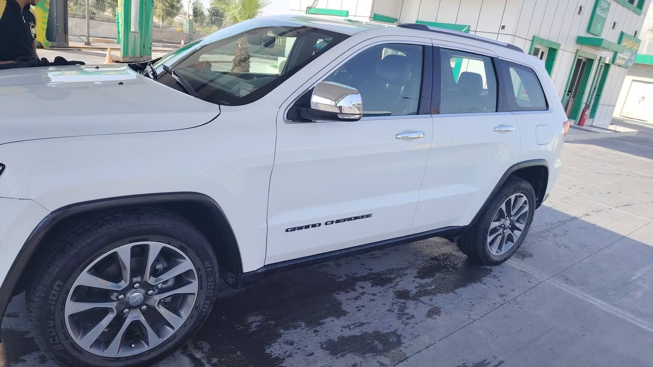 جيب گراند شيروكي - Jeep Grand Cherokee

‏‎‏‎وراد امريكي .     —    بدون ايرباك 

‏‎‏‎الموديل           —    2018

حجم المكينه   —     3600/ V6

‏‎‏‎اللون               —     ابيض     

‏‎‏‎المسافه المقطوعه — 65.000mi

‏‎‏‎حاله السياره.    —    (قطعه صغيره جاملغ امامي 4 اصابع )

‏‎‏‎المواصفات 
‏‎‏‎- بصمة تشغيل 
‏‎‏‎- بصمة أبواب 
‏‎‏‎-تشغيل عن بعد 
-رادار خلفي 
‏‎‏‎-كشنات جلد 
-كشنات اسود 
* شاشه ديجتال 
-ستيرن كهربائي 
-اشاره بالمرايه 
-فتحت سقف  
‏‎-دبل اكسل 
‏
‏‎-وضعيات قياده 
-كشن السايق خزن ميمور
-كشنات اماميه تبريد 
-ستيرن تدفئة
‏‎‏‎- ستيرن بحركه كهربائيه 
‏‎‏‎- تبريد مركزي 
‏‎-صندوق كهربائي 
‏‎
‏‎‏‎-تحكم ستيرن جهتين 
‏‎‏‎-تحديد سرعه 
‏‎‏‎-مانع انزلاق 
‏‎‏‎-كامره خلفيه
رقمها بغداد 
التواصل اتصال أو وتساب ***********
السعر 170قفل
