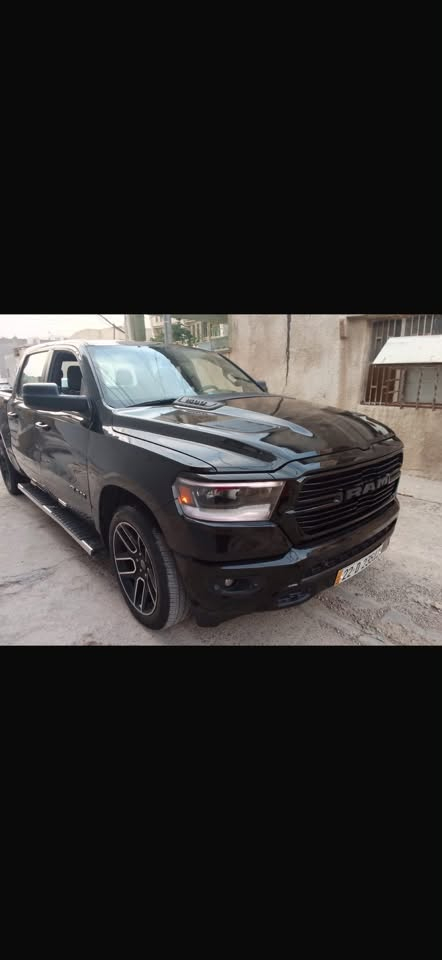 سلام عليكم رام 21 باسمي ماشي 150000 كيلو اربيل حادثها موضوح بصور سعر 22000$ مجال بسيط محرك 3600 6 سلندر محدثه مناقصها شي ***********
