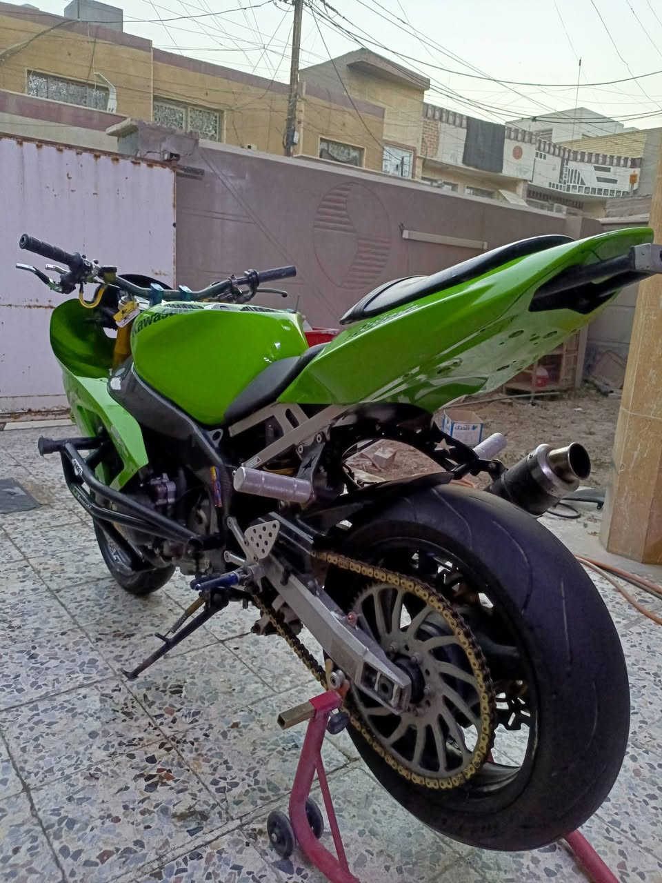 السلام عليكم كاوسكي 2004 636مزوده فجوج ابوطره شاصي كاربون قباق كاربون صالنصه مايف دراجه اي نقص مابيه بجم اعمه مامتواجد خاص شراي  يتصل مكاني بغداد ***********
