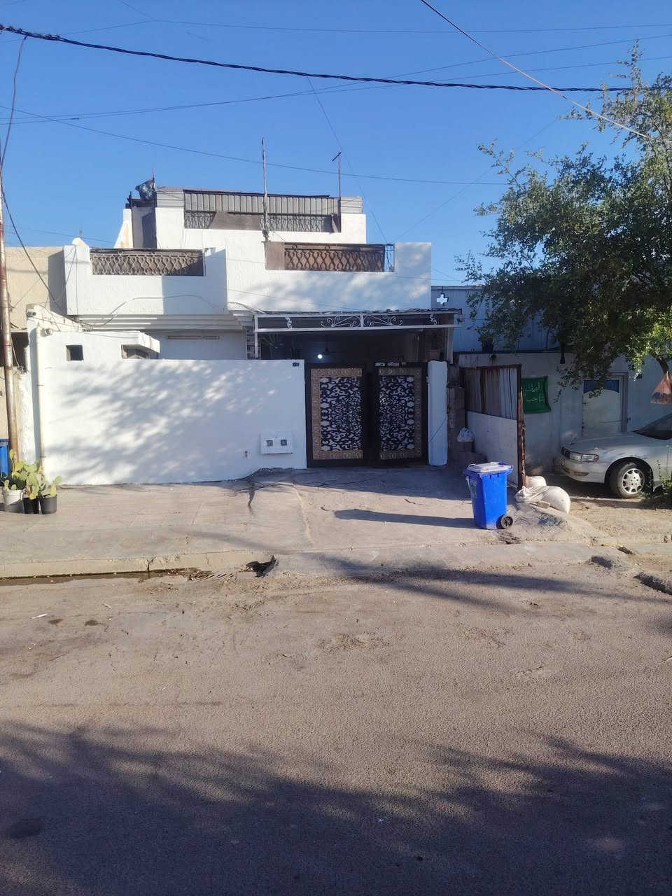 دار للبيع مساحه 160 متر يحتوى على
4 غرف نوم

3 صحيات

كراج كبير

مطبخ كبير

منور

استقبال كبيره

صاله كبيره

الشعله قطاع الاول على الغربي ثالث بيت عن الركن مقابيل حديقه ***********
