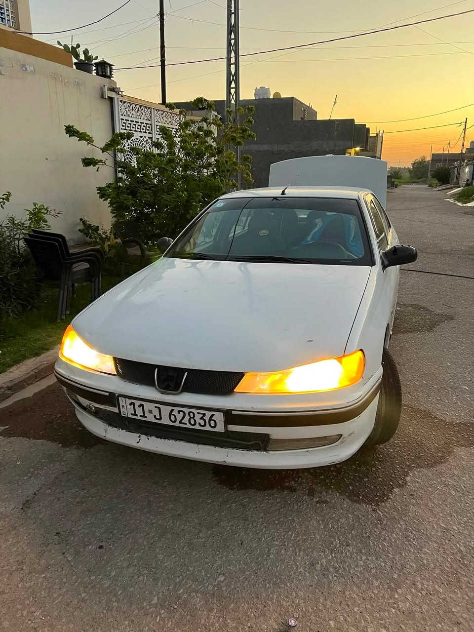 بيجو 406 2001 كير محرك حدادية مكفولات بيها مكانات صبغ قليلة السيارة بلادية وممتعوبة تخم تاير لايت زينون ابيض كهربائيات كلها على البلاد بردة خلفية تبريدها شغال بس كمبريسر ضعيف يعني يرادله تبديل ع الموسم الجاي 
مكان السيارة بابل 
***********
