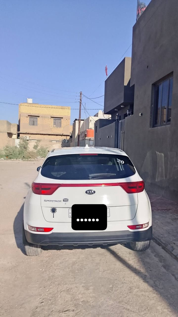 السلام عليكم 
كيه سبورتج 

موديل 2019

وارد امريكي 

ضربه: باب السياق 

ماشيه 50.000

 محرك 2400 
سنويه مثنى باسمي  2031
سياره على وضع الشركه 

الاستفسار والسعر على رقم ***********
