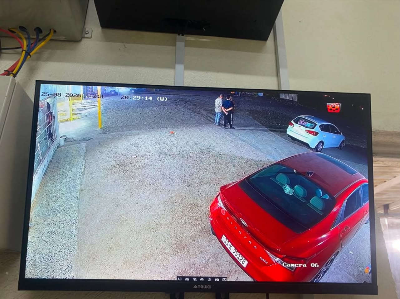 Hikvision Levant #hikvisionlevantmoment
فريقنا في محطة الثقة في بسمايةً
حيث تم نصب كامرات عدد 8نوع Hikvision بدقة2m  لمحطة الثقة للعناية بالسيارات وتبديل الزيوت الاصلية
نشكر الاخ العزيز ابو ضرغام ماكار اليكسيفيتش
وكادر محطة الثقة لحسن الضيافة وتعاونهم معنا في انجاز عملنا 

للاستفسار 
مراسلة الصفحة او الاتصال بالارقام التاليه
***********

‭***********‬
اوزيارتنا في موقعنا 
بسماية ..مقابل مستشفى الجامعه اللبناني 
قرب عياده السدن البيطرية

#HIKVISION Hikvision Levant #hikvisionlevantmoment
