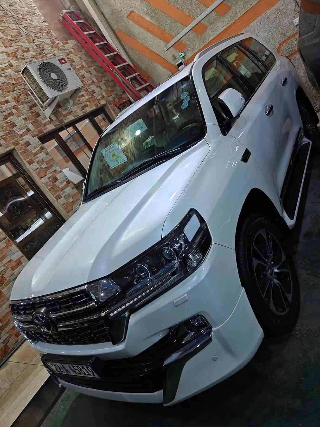 معرض المنار الحديث التجاره سيارات 
تويوتا الاندكروز 2021 كراند تورنك 
فول مواصفات 
عداد المسافه 67 الف 
6 سلندر 4000
كشنات كهرباء 
كشنات جلد 
تحكم ستيرن 
حساس أمامي خلفي 
3 شاشات خلفيه 
بصمات تشغيل ابواب 
تبريد 3 قطع 
جنطة كهرباء 
7 راكب 
ثلاجة 
رقم اربيل شرط تحويل 
السعر 535 ورقه وبيها مجال 
اي استفسار 
*********** احمد 
مكان بغداد البياع معرض المنار الحديث شارع 2
