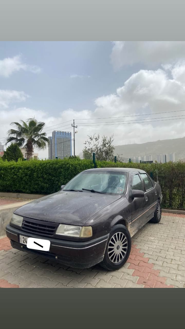 فكترا موديل 91محرك 20رقم دهوك رقم وسه نه وي جديد هه تا 2030 كيرعادي كيرو محرك شرط هه ر جار تاير ويل جديد هه ردو جاميت سينكي كاره باينه تحويل بشرط سعر (40)مجاله ك كيم *********** سميل, دهوك
