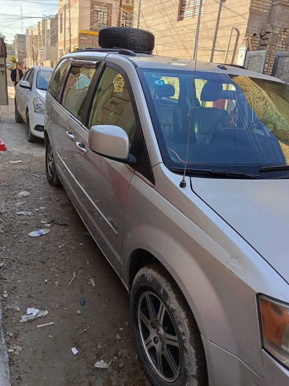 السلام عليكم دوج كلايسر 2008فول مواصفات 4كشنات تدفئه وتبريد 3 قطع بردات كشنين الاماميه كهرباء شاشه عطلات تلفزيونات قماره مسجل اندرويد كامره حوادث وكامره بك كشنات بلع وابواب وصندوك كهرباء وجام كهرباء وتشغيل عن بعد ومنظومه غاز وكير ومحرك مكفولات رايدهه 97 وبيه مجال ***********ابو دان
