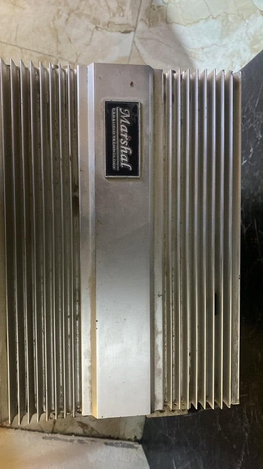 سيتم دمام سيارة سماعات 1800w امبلي فاير 1000w سعر 250,000 للاستفسار  ***********
