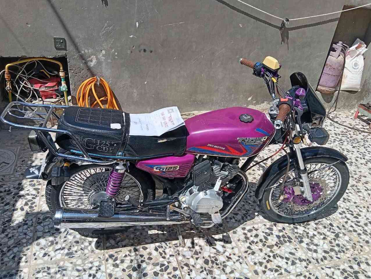دراجه بجيس. رايده 650 بيه مجال بسيط. مكاني نجف ***********
