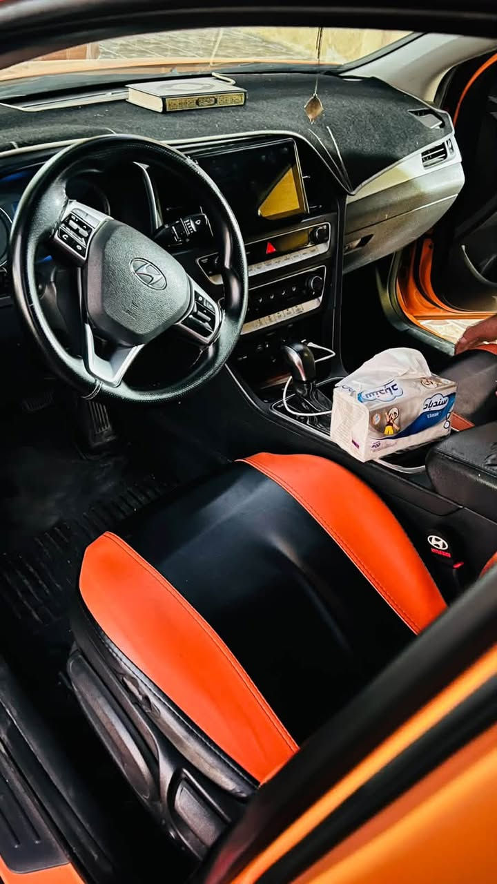 🚘 سوناتا 2020 برتقاليه – تكسي كوري بلادي
🔸 الضربة بالبنيد فقط
🔸 البنيد مبدل
🔸 العداد واقف من يوم أخذتها
🔸 المحرك والكير خير من الله، شغل ممتاز
🔸 السيارة حلوة ومريحة بالشارع
🔸 السياره موجوده للفحص

📍 اللي جاد بالشراء يتفضل يشوف السيارة ويفحصها بنفسه.

💰 السعر: 135
*********** واتساب
