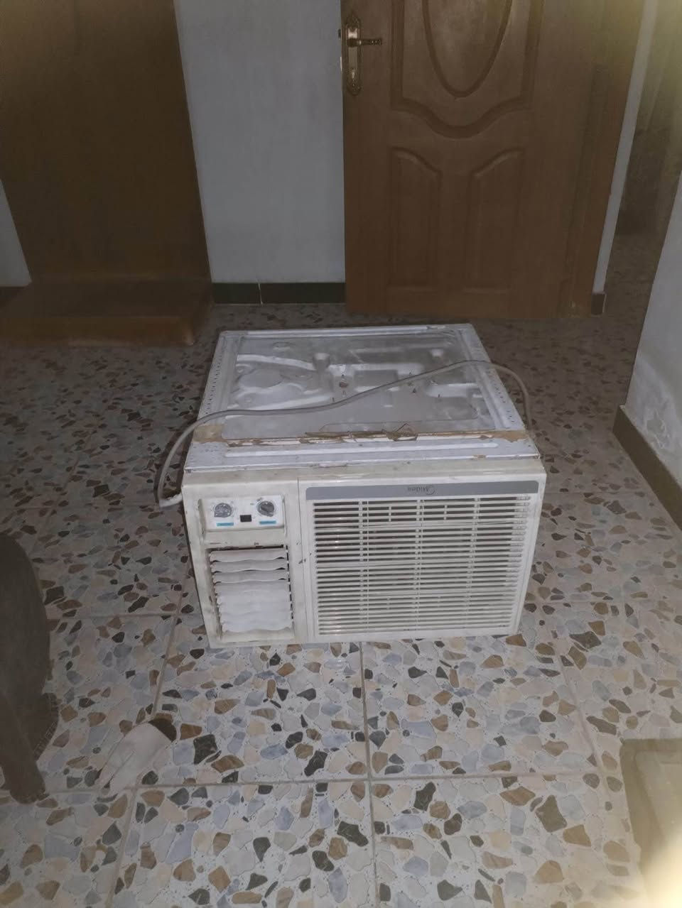 السلام عليكم مكيف طنين شغال ب170 وطباخ شغال 60 مكانهم الحريه ‭***********‬ بغداد, العراق
