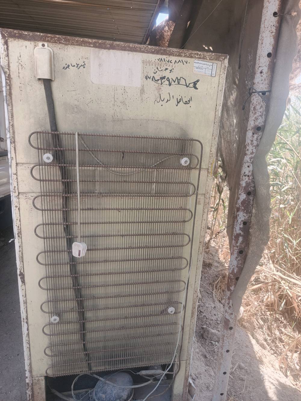 سلام عليكم ثلاجه نضيفة للبيع عل فحص السعر الف80 مكاني بابل