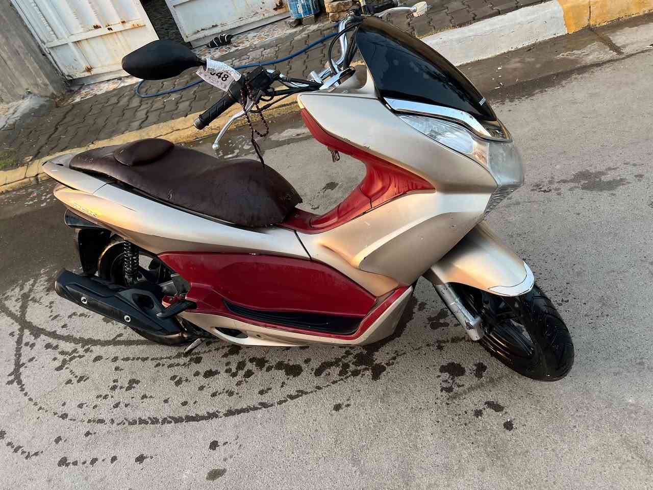 دراجة pcx جيل اول مكينه 150 الدراجة كدام عينك النظافة ممشاها 20 الف شكد متكول نظيفة قليله بحقها بلادية الدراجة السعر خاص او الاتصال على الرقم 
‏‪***********‬‏
