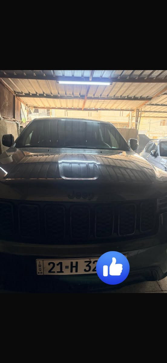 جيب كراند شيروكي موديل 2021
محرك 3.6
6 سلندر
اوتماتيك 
بانزين ،وارد امريكي 
5000 ميل ، الفئه بلاك توب 
الظرر قطعه واحده الجامرلخ الامامي 
اللون نفطي 
الرقم سليمانيه خصوصي 
عدد المقاعد5 نصف جلد 
كاميرا خلفيه صندوق كهربائي 
تحكم منحدرات مستشعر وقوف تدفئه مقاعد 
بصمه ،حساسات مطر ، مراقبه نقطه عمياء 
نظام بدء تشغيل 8 وسائد هوائيه 
مصابيح زينون امامي 
مانع انزلاق 
تدفئه مقود القياده
ابل كاربلاي 
تشغيل عن بعد 
رادار ،نظام الغاءالضوضاء 
تحذير اصطدام الامامي 
تحكم الالكتروني في الثبات 
مثبت سرعه ،الظوء العالي التلقائي 
حساسات ظغط الاطارات ، تدفئه مرايات الجانبيه 
رويه ليليه ، نظام تنبيه السائق 

السعر 28.500$
 وبيه مجال قليل 
***********

***********
