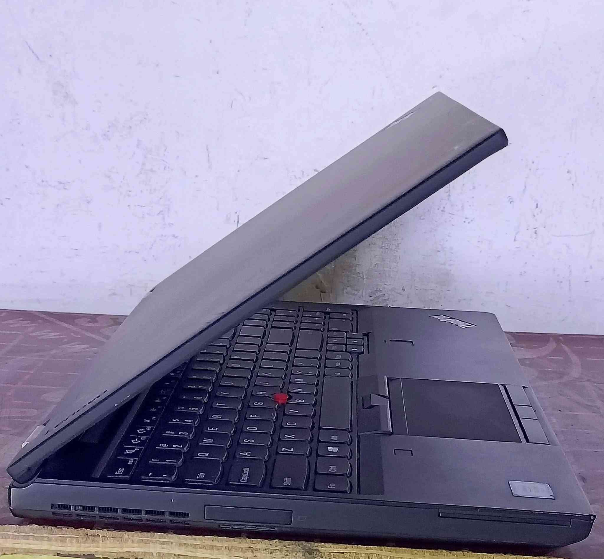 للبيع  Lenovo ThinkPad P50  
المواصفات
المعالج: Intel Xeon E3-1535M v5 @ 2.90GHz
 كرت الشاشة: NVIDIA Quadro M2000M 4GB
الرام: 8GB DDR4
 التخزين: SSD 256GB
السعر 300,000 الف
واتساب ***********
متوفر توصيل
