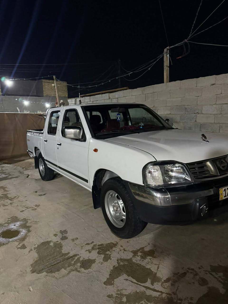 السلام عليكم بيكم نيسان شبوط
 للبيع مديل 14كفاله عامه 
بيها بس بارد قليل بخشم البنيد 
او جاملغ الامامي اليمنه بي بارد قليل 
رقم مثنى  انكليزي مداور ثاني يوم
 مكاني كوفه شارع المطار القديم 
السعر 138او بيها مجال حك الجيه
 للاستفسار الانتصال علا الرقم
 ***********
