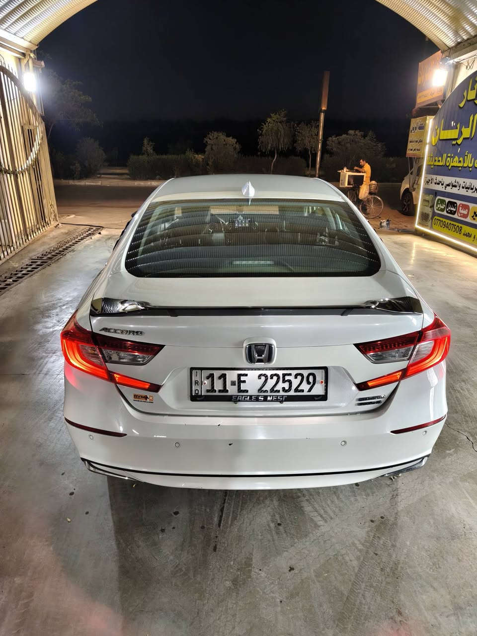 من رخصة الادمن للبيع أو المراوس Byd 
,محتاج فرق 
هوندا أكورد هايبرد 2022 (212 حصان)

فئة تورنك أعلى شي بالاكورد 

رقم بغداد باسمي تحويل مباشر 

مواصفات سيارة 

1- مكينة 2000 هايبرد 

2- كير ECVT دكم 

3- شاشة تحتوي على كار بلي + اندرويد اوتو 

4 - مقاعد جلد 

الامامي تبريد وتدفئة ومقعد السايق خزن ميموري

الخلفي تدفئة

5- داتا شو لعرض المعلومات امام السائق على جامة تدعم الخرائط وتنبيهات السيارة بأكملها

6- رادارات وحساسات مانع اصددام امامي وخلفي 

7- سياقة ذاتية تحديد مسار ومثبت سرعة

8- شتفتات ستيرن 

9- انضمة القيادة (EV-ECO- NORMAL - Sports)

10- فتحة سلايد روف 

11- اشاير بالمري+ حساسات تحذيرية بالمري

12- المري على بك ينزلن للأسفل 

13-ويل كاب 18 بلادي مال ياباني

14- دبلاتها بيها حساس كهرباء من تخلي سبورت تنطيك ثبات اقوى + الاستيرن يصير اثكل من طبيعي على مود الثباتية 

15- شاحن لاسلكي للهاتف

عليها اضافة 

1- سكوب مثلث بيانو بلاك 

2- سبايدر RS بيانو بلاك 

3- كب قبغ بانزين بيانو بلاك 

4- كفر يدات مع طوس بيانو بلاك

5- داش كام امامي وخلفي تسجيل 4K

6- بردات ابواب خلفية 

السيارة ضررها ربع الدعامية وربع جامرلغ الايمن مبدل ومصبوغ  ومباوك الباب هم صور  الحادث راح ارفقها هم

وربع الدعامية الامامية 

بيها بارد جامرلغ خلفي بصف البكلايت مامبين 

صدرها على بلاد بلكات جدد اصلي دينسو الياباني 
نوزلات وكلشي بالسيارة على بلاد
سعره 173 وبي مجال
للاستفسار 
*********** متوفر واتساب
