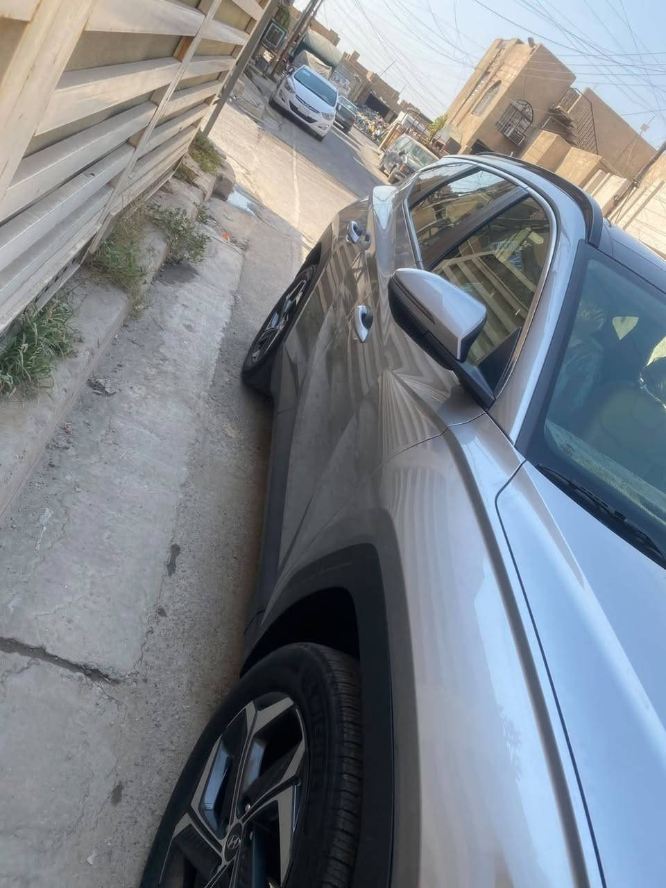 ورقم الشاصي داخل المنشور،فول مواصفات
بانوراما 
مقاعد جلد
رادارات امامي خلفي
توقف ذاتي 
هاندبريك كهربائي 
بصمه ابواب وتشغيل 
تشغيل عن بعد
كشن كهرباء 
تدفئه كشتات
قياده ذاتية 
صندوق كهرباء 
شفتات رياضيه 
ويل كب 20
داخل ابيض
وبعد بيه مواصفات 
السعر 190وبيه مجال حك الجيه مكاني بغداد ***********
السلام عليكم توكسان موديل 2024,,هايبرد فور ويل وارد امريكي كلين بدون حادث كفاله عامه فقط دعاميه السياره ع وضع الشركة رقم بغداد تحويل ثاني يوم صور
