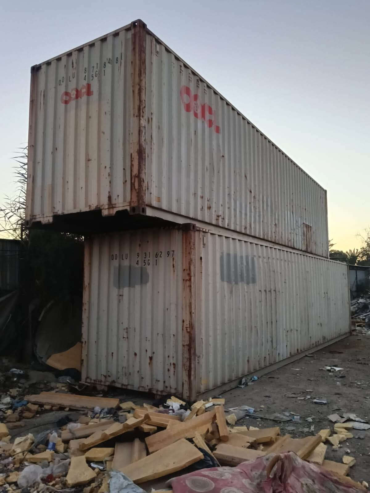 حاويه للبيع طول ١٢متر ٤٠قدم العاليه ارتفاع ٢٩٠ هاي كيو ام الفسفوره مكانها بغداد بحاله جيده جدا السعر الاتصال على الأرقام التأليه/***********/***********
