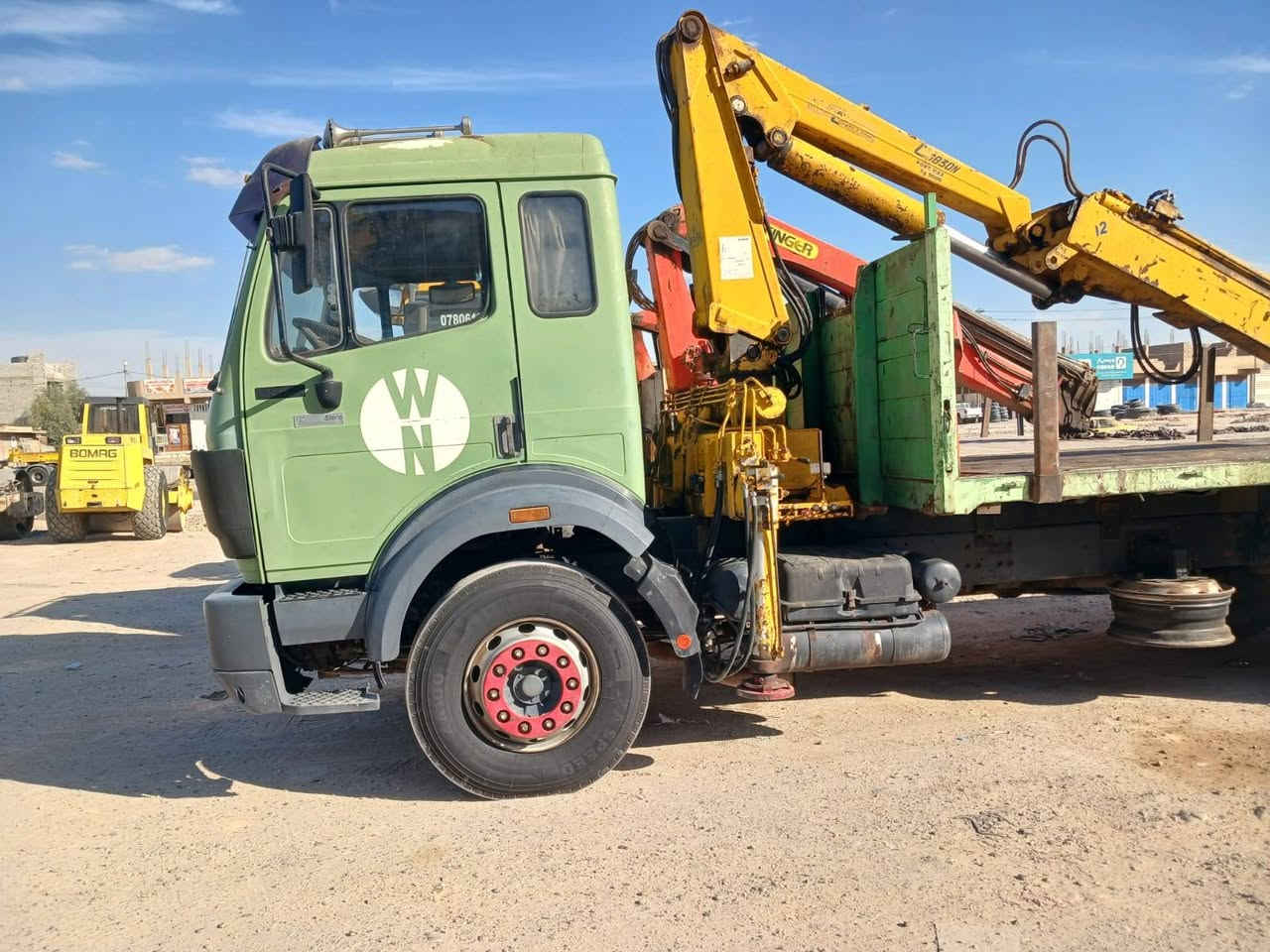 السلام عليكم ورحمة الله
كرين البي موديل 94 جهاز 9طن سلايتين دهن 
محرك 2531 شرط لا تنقيص لا بخار 
شاصي مكفول مبطن سنكل بلادي  قماره وربع تبريد 
تخم تاير السياره جاهزه ما تصرف عليهه الف   للمعلومه اني مكلف بل نشر هاذا صاحب السياره ***********.   $+9647815158667  حاتم مجيد الفرهودي
