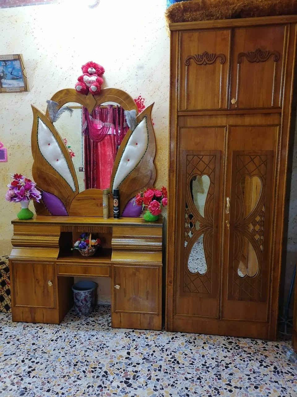 عمي سلام عليكم غرفه تسكام جديده مستعمله اي كسرمابيه سعرهه 900وبيه مجال عنواني كربلاءهذارقمي تتصل وتدلل***********
