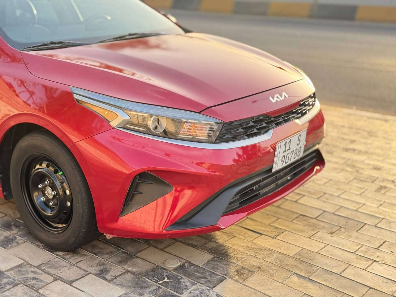 سلام عليكم كيا فورتي موديل 2022  رقم بغداد باسمي مشروع وطني مكينه دوش 2000 كير محور at وين ميعجبك تروح حادثها موضوح بل صوره لادواخل ولاايرباك وصار بيها هنا بل عراق طخه بسيطه بين لباب وجاملغ الايمن عندي صورة طخه كلش بسيطه ماشيه90k سياره جاهزه كلها مناقصها برغي تبريد صدر داخل كله جديد موضوح كلشي بصوره السعررر 128بيها مجال للاتصال ***********
