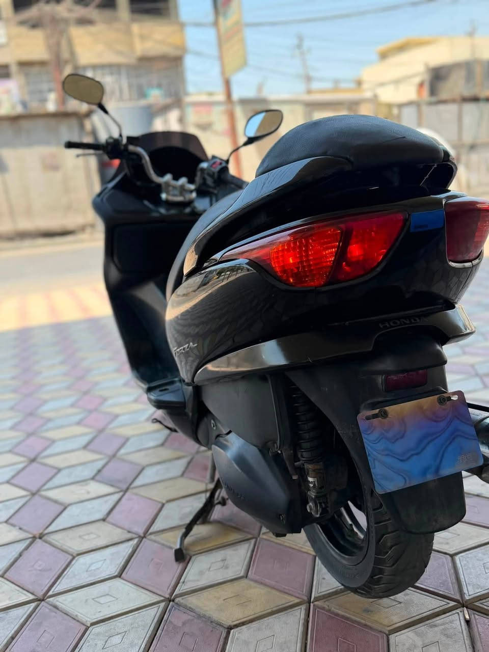 دراجه فورزه صفر ثمانيه  للبيع 08
 شغاله نكره سلف  
رونه واحد ونص ثابت 
حماوه نص 
مكينه ناعمه ومعدل تخبل بالمشي 
رايدها 975 بيها مجال بسيط 
مكاني كاظمية 
***********
