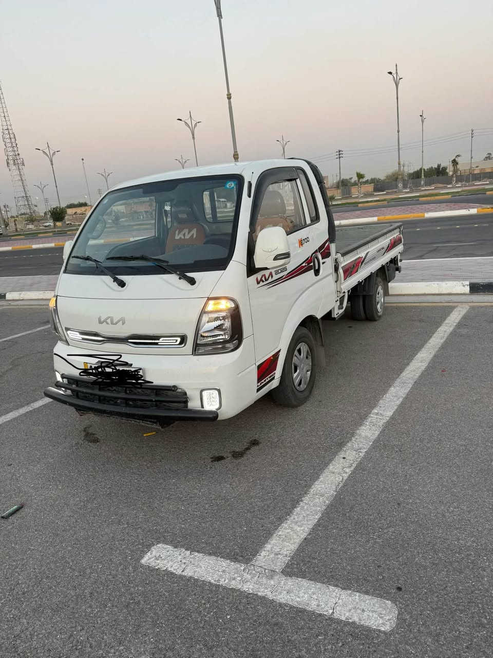 سلام عليكم
كيا بنكو موديل ٢٠٢٥ 

السياره كفاله عامه من صبغ والتبديل والبارد 

السياره جديده زيرو ماماشيه شي قليل 

حداديه جديده تبريد ثلج 

شاشه جبيره 

رقم كربلاء باسمي هزه ورقم جدد هستوهن 

السعر ١٦٤ وبيه مجال بصيط

الرقم ***********
