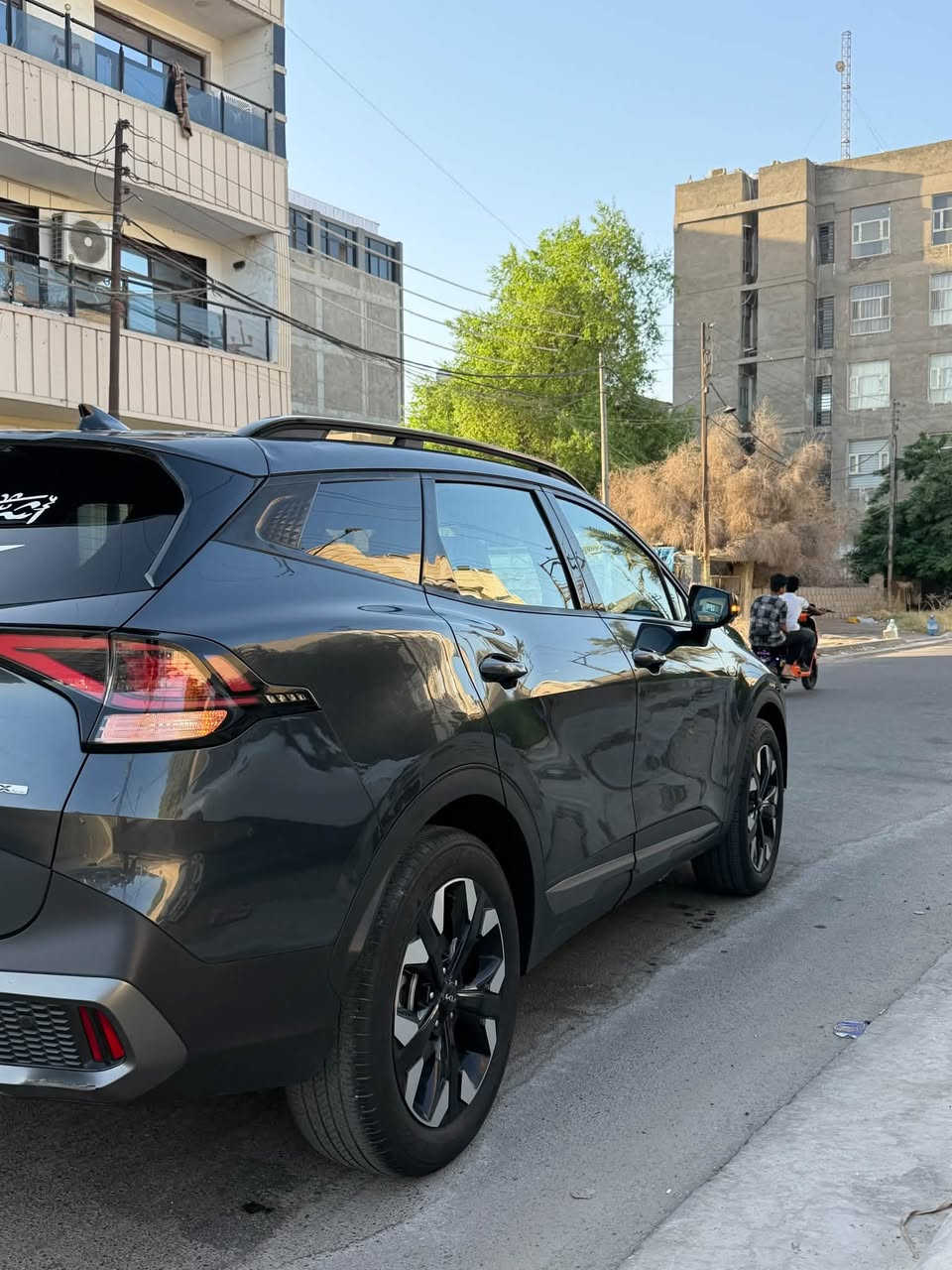 سبورتج SPORTAGE 2023 Xline 

‏سيارة وارد امريكي حاثها جامغ امامي الايمن بارد والايسر نصة صبغ ونص البنيد صبغ
بدون دواخل بدون ايرباك سيارة كلها ليبل واحد  
_____
سنة الصنع : 2023
40:000Mile :المسافة المقطوعة
‌‌‌‎المحرك :  2500GDi 
رقم الشاصي  : 5XYK6CAF8PG104879 
السعر : 190 ورقة وبيها مجال
*****
المواصفات Xline المعروفة : بانوراما + بصمة ابواب + تشغيل عن بعد + وجنطة ذكية تفتح عند الاقتراب وعن بعد - رادارات امامي وجانبي وتوقف ذاتي عن اقتراب السيارة قيادة اليه تحديد سرعة وتحديد مسار وكامرة دوارة - شاشه ديجتال متصلة وگيجات متغيرة حسب اوضاع القيادة - شاشة لعرض الوسائط ومعلومات وتفاصيل السيارة وتدعم خاصية ابل كار بلي -شاشة لمكيف الهواء وعرض تفاصيل درجات الحرارة - تبريد قطعتين - اضائة ليد امامي خلفي + عدسات زنون عالي وناصي - تبريد منفصل مناخين - كشنات تدفئة وكشن السايق كهرباء - الشحن السريع وايرليست +منافذ شحن واير + منافذ usb وtbs - انارة عند الاقتراب من بصمة ابواب السيارة - اربعة وضعيات للقيادة (sports +smart +Snow +normal ) - گير (ATM) 8 نمر
____
للاستفسار الاتصال على الرقم ***********
