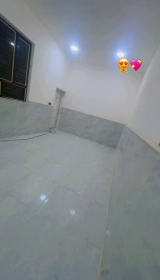 بيت للبيع طابق واحد 
بناء جديد بمنطقه جديده 
مساحه ١١٠ متر واجه ٧ متر 
بمنطقه ال١٢٠ بصف حسينيه أم البنين 
سعر١٢٠  مليون 
***********
