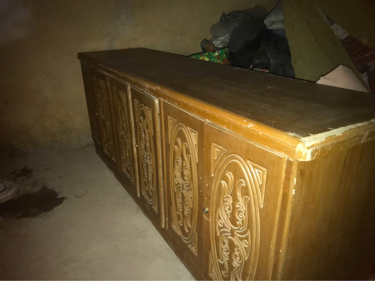 للبيع بوفية تسكام ٦بيبان سعر ١٤٠وبيهى مجال 
مكاني الحر ***********
غير متواجد عل خاص 
اتصال او واتساب عين التمور, كربلاء
