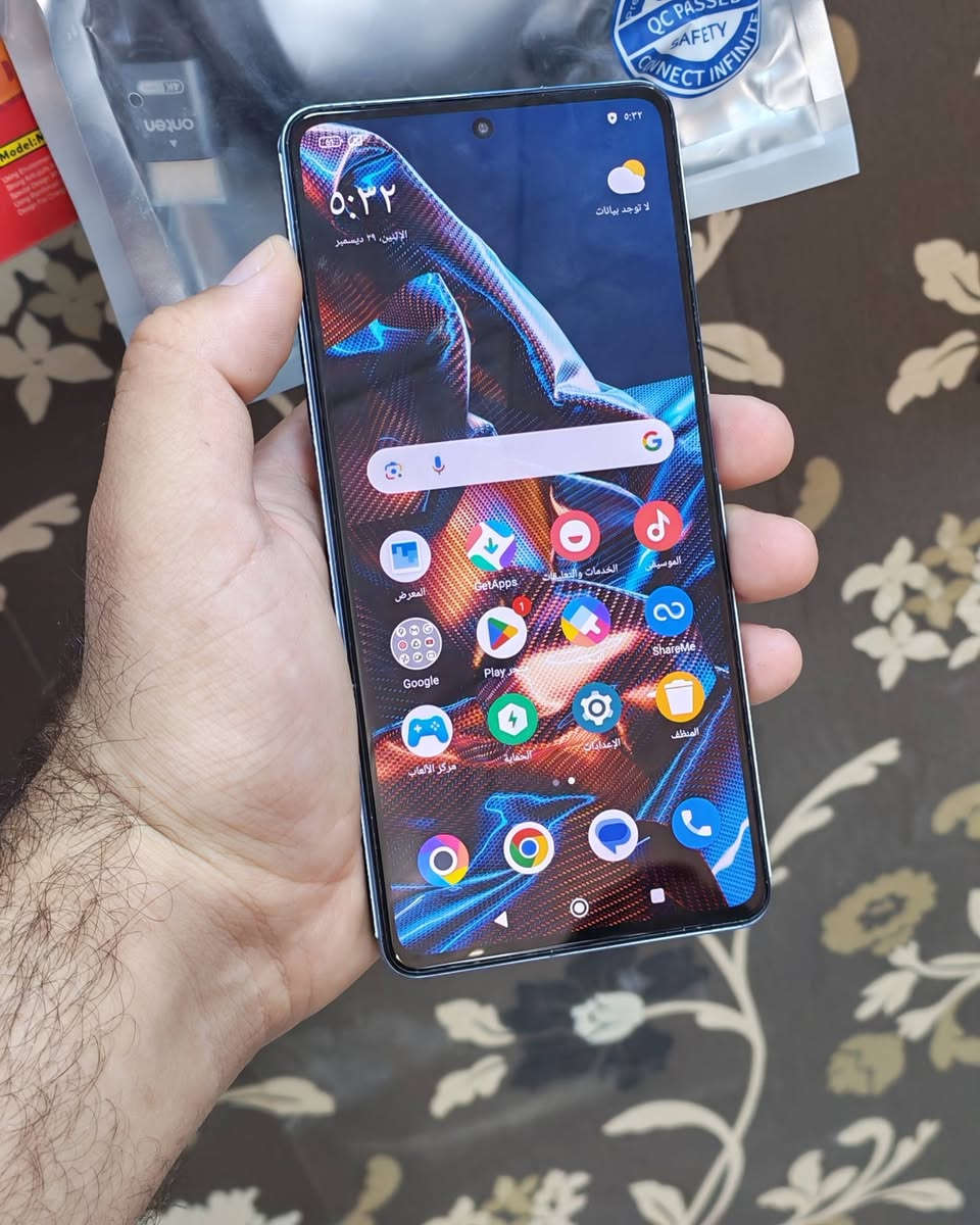 POCO X5 Pro 5G 📱
​جهاز قوي وممتاز للألعاب والاستخدام اليومي، بنظام Xiaomi HyperOS (أندرويد 14).
​⚡ أبرز المواصفات:

• المعالج: Snapdragon 778G 5G 
• الذاكرة: 256GB.
• الشاشة: AMOLED الأصلية 120Hz.
• الكاميرا: 108 ميجابكسل.
• الشحن والبطارية: 5000mAh وشحن سريع 67W.

​🔧 حالة الجهاز:

• الشاشة مستبدلة بـ شاشة أصلية بنفس الكفاءة والوضوح.
• يوجد انحناء/فطر بسيط بالشاصي لا يؤثر على الاستخدام نهائياً.
• الجهاز مغلف تغليف حراري مميز ومظهر مرتب.
​السعر مناسب جداً 😍🔥
📍 المكان: [ بروانة شارع العلاوي دكتور فون للصيانة ]
ملاحظة/ لا يوجد حجز البيع داخل المكتبه فقط

