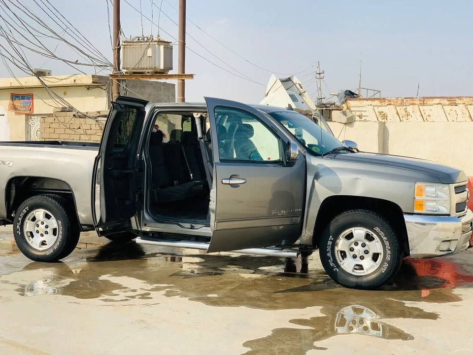 للبيع سلفرادو جاهزه موديل ٢٠١٣ سنويه محدده ل٢٠٣٢ باسمي مداور ثاني يوم السعر ١٢٥ وبيها مجال. لاستفسار 
***********
