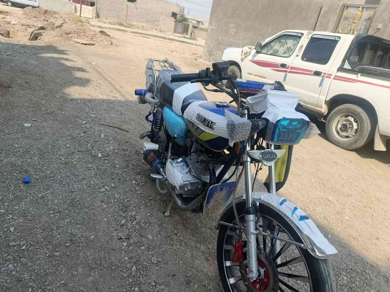 سلام عليكم دراجه للبيع موديل 2025 محرك 200cc باب اول كامل مكمل مجنبز مال جناي الشاشة طفت بس ماعرف عطل يمكن فيش تشتغل جانت والباقي خير من الله السعر 850 بيها مجال للطيبين 🌹المكان قضاء الدجيل ***********
