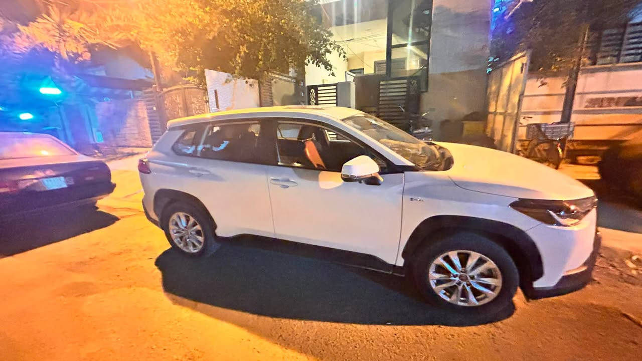السلام عليكم كورلا كروز  موديل 2024
رقم بغداد باسمي 
كلين 
كشنات جلد تحكم كهربائي
سقف بانوراما 
مثبت سرعه 
شاشه كاربلاي
مانع انزلاق
3 انضمه قياده 
نضام EV mode
بريك قبل الاصطدام 
هاند بريك بصمه
التحكم بدرجات.الايت الأمامي 
تحديد مسار 
مثبت سرعه 
نضام اوتو هولد 
وبعد بيها مواصفات 

السعر ١٧٥  ورقه وبيها مجال 
 
للاستفسار ***********
