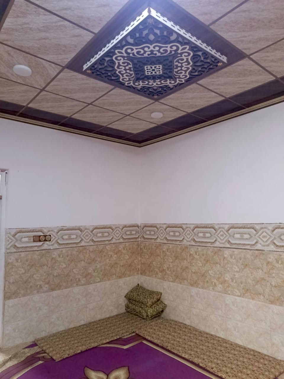 عرض جديد لدينه بيت للبيع قوسيات حي الزيتون
نقطة دالة مجمع ركن النخله 
المساحه 100متر

خدمات ماء كهرب تبليط 

يتكون من غرفتين نوم وهول

 واستقبال وصحيات 

سند زراعي 25
السعر 40وبي مجال 
للااستفسار اتصال ***********
وبي واتساب

