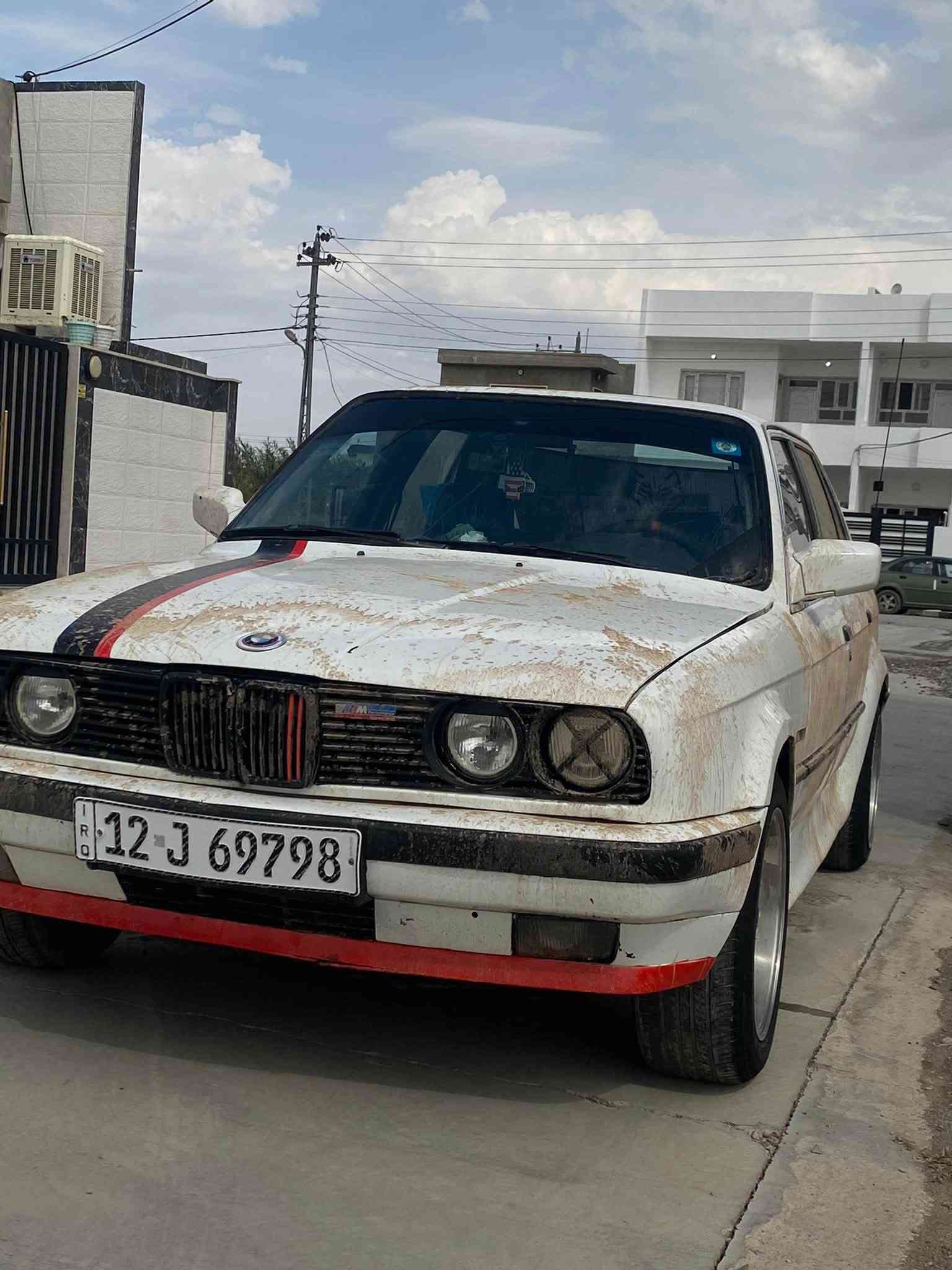 سلام عليكم
🚗 للبيع BMW 318i زعره

🔹 أربع سلندر
🔹 كير عادي، جاترك نمرة طويل
🔹 الغرفة زينة ومرتبة
🔹 كهربائيات السيارة كلها شغالة ✅
🔹 رقم سنوية هَزّه جديد

🔧 المحرك بيه صوت كام شفت.

⚠️ السيارة بيها حادث بالبجم من جهة السائق،الشاصي مسحوب فقط.مصبوغه عام 

💰 السعر: [خابر وتدلل]
📍 المكان: [موصل / برطله ]
تحويل جديد ما مسجله كابون 
ه//*********** وتساب ////***********

