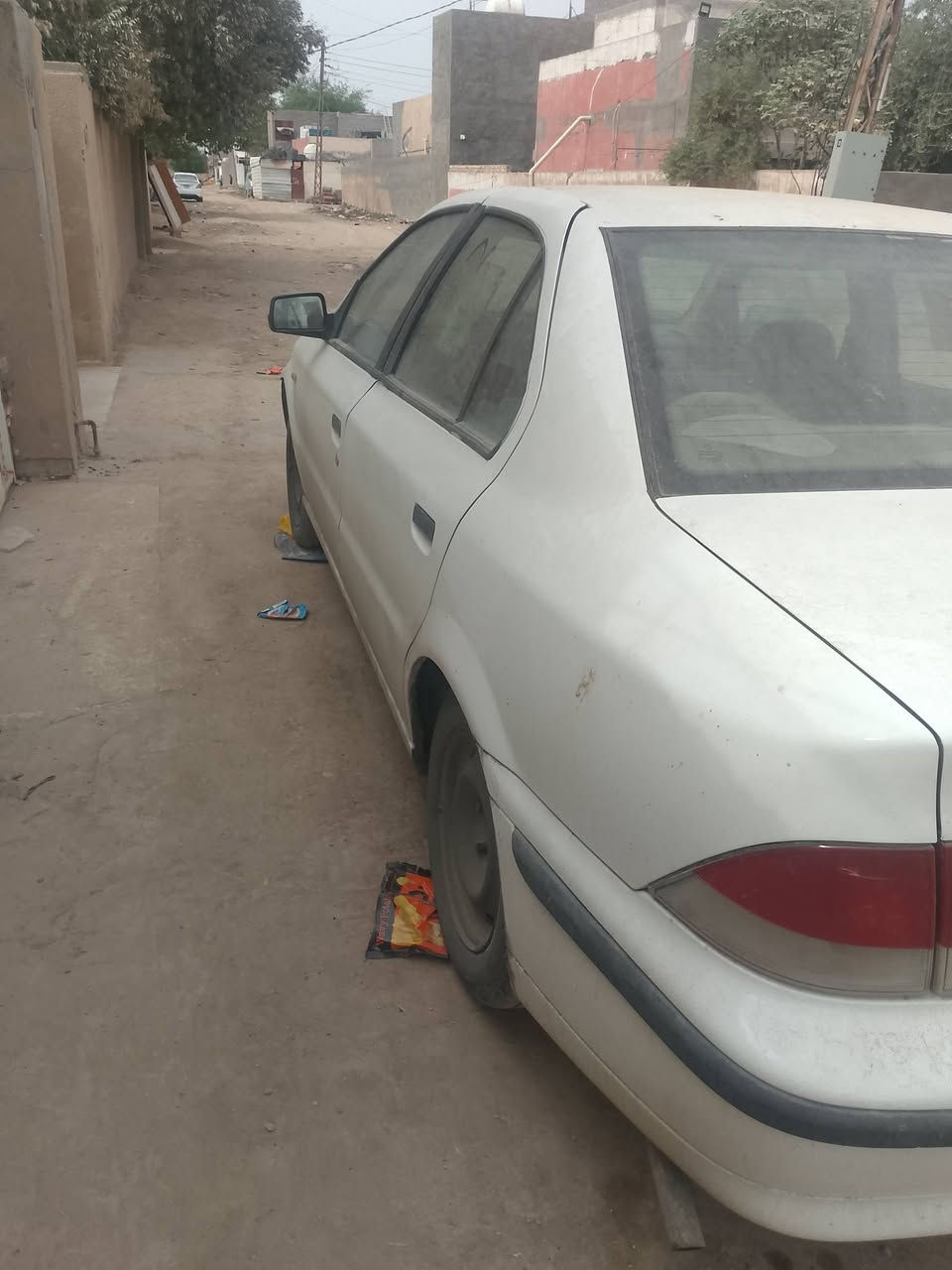 سمند ٢٠١١ خصوصي للبيع بيها صبغ بدون ضربه السيارة طافية  سلفه مفلش متروكة للبيع ٢٥ ورقه حلوة سياره بيها طخه موضحه ملكطه خياسات ابيع كوم حديد هالموجود تأخذها بكرين تجي تعرف شغلها ماعرف صدر جديد امامي خلفي مشط جديد تخم بوربرنات بريك جديد بس شغلها جاهز الباقي تبريد ثلج حماوة مابيها مكان سيارة ابو غريب زيتون رقم تواصل ***********
