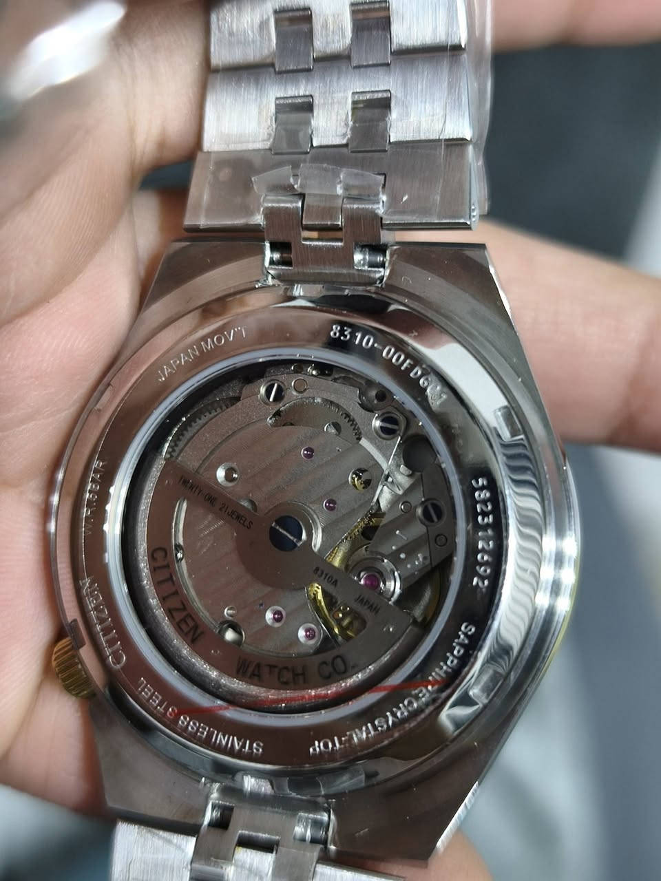 سلام عليكم، ساعة للبيع Citizen tsuyusa two tone جديدة غير مستخدمة ساعة وتاك فقط موديل 2026، للمهتم التواصل خاص او على الرقم ***********
