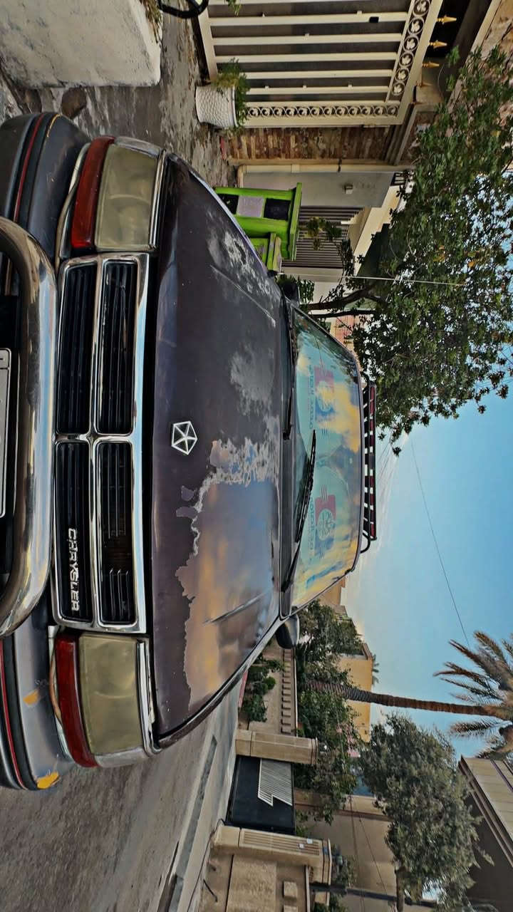 مساء الخير عل جميع  عدي سياره للبيع دوج كرفان 7راكب  موديل 1992 صناعه امريكيه ويجي تخم تايرات كوري  وحجم محرك  3300 سته سلندر  وبيه منضومه مال تبريد بس نقص غاز سعره 32ورقه وبيه مجال للشراي  عنوان بغداد وللاستفسار على هذا رقم ***********
