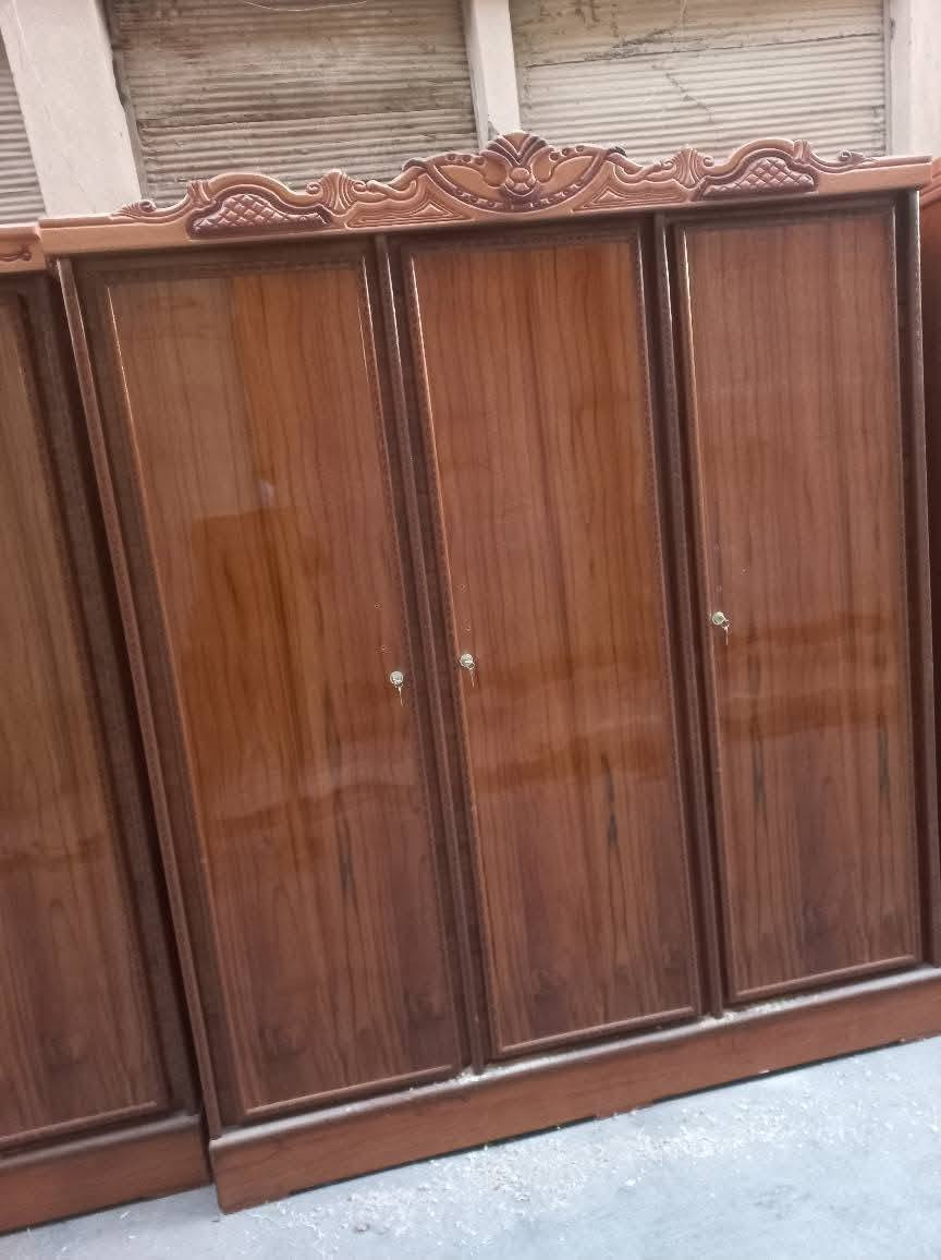 يوجد كناتير البيع جديد شغل حلو الستتفسار اتصل عله *********** يوجد واتساب
