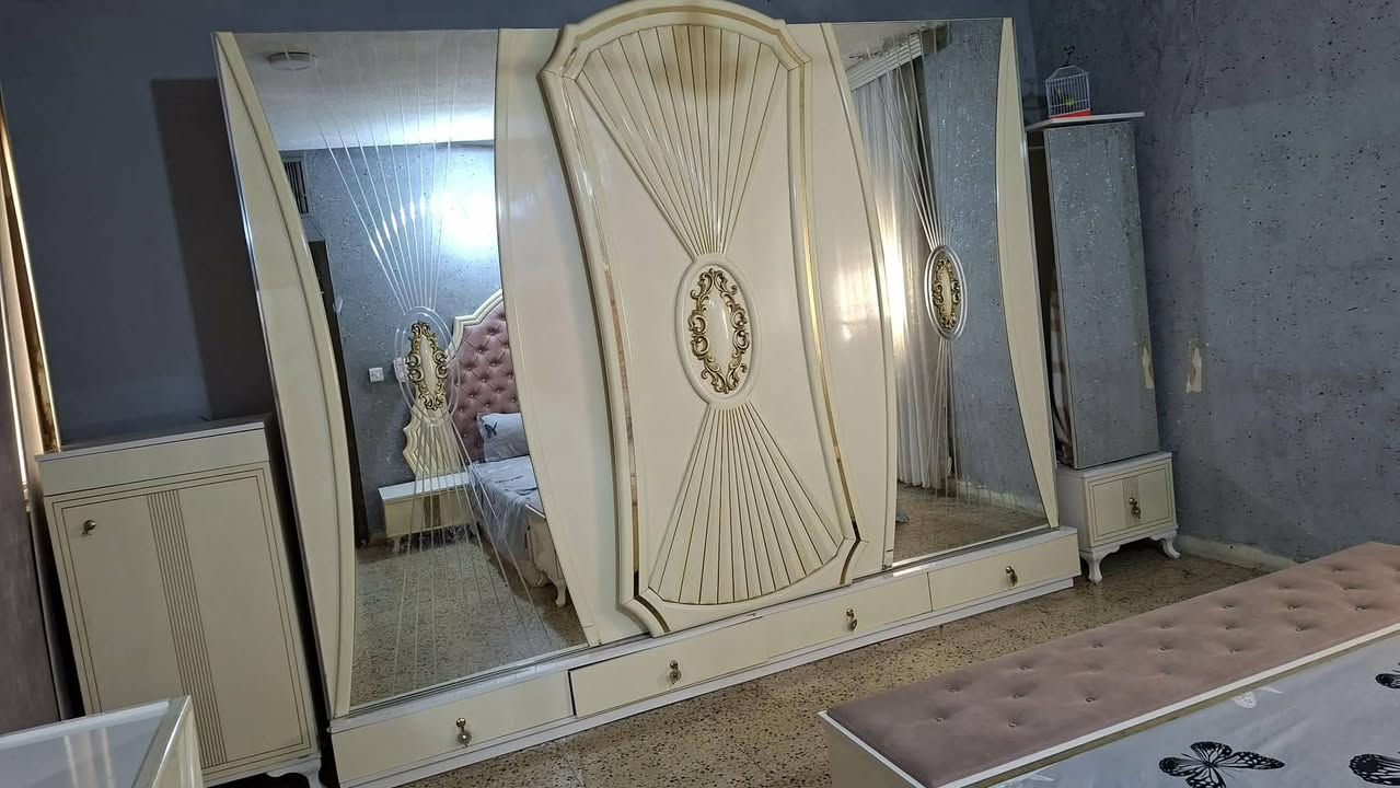 غرفه للبيع بسعر حلو اليحب يتصل على هذا الرقم ***********
