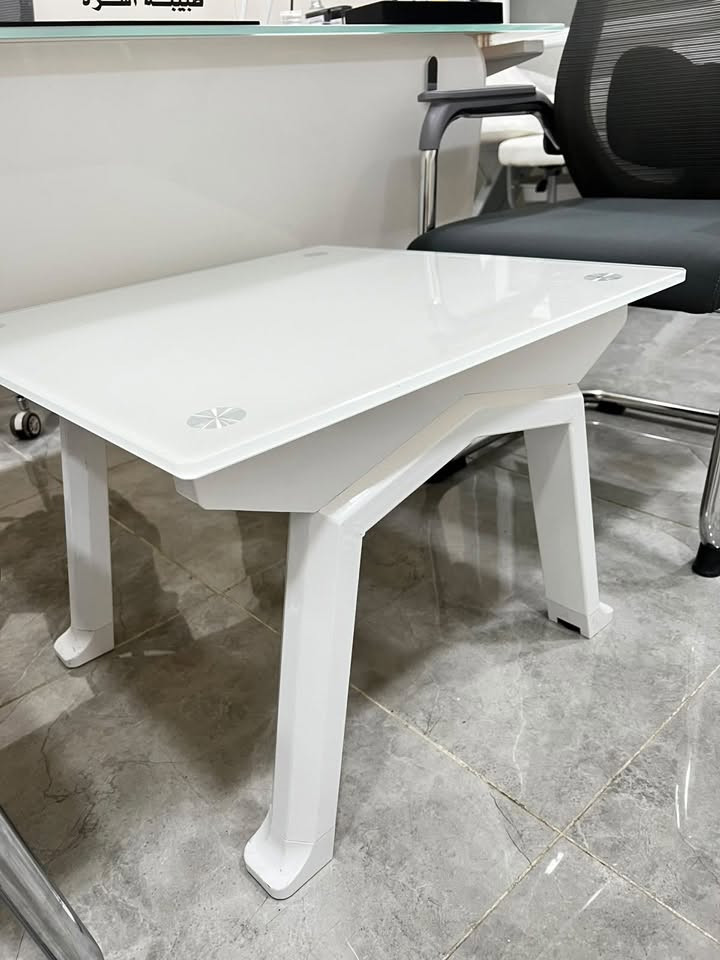 ميز  جام مع ملحقاته  (طبلة وسطية  وميز جانبي )جديد 
الموقع بغداد 
السعر250 الف  

+964 770 458 5342

نص مكتوب في الصور:
- طبيبة الأسرة
